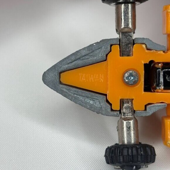 Vintage Transformer GoBots Yellow Formula 1 Renault Elf - Picture 8 of 8